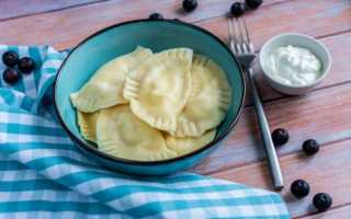 ТОП 5 вариантов как сварить вареники с творогом и вкусные соусы к ним